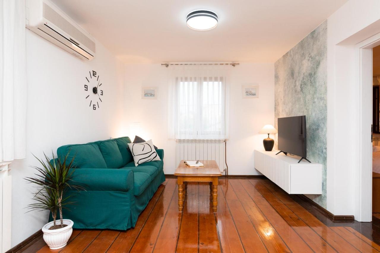 Bepa Apartment Supetar Luaran gambar