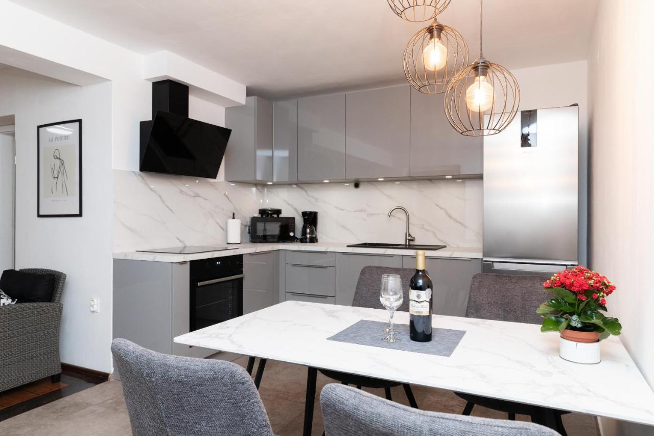 Bepa Apartment Supetar Luaran gambar