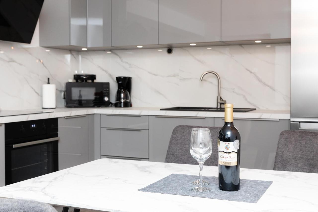 Bepa Apartment Supetar Luaran gambar
