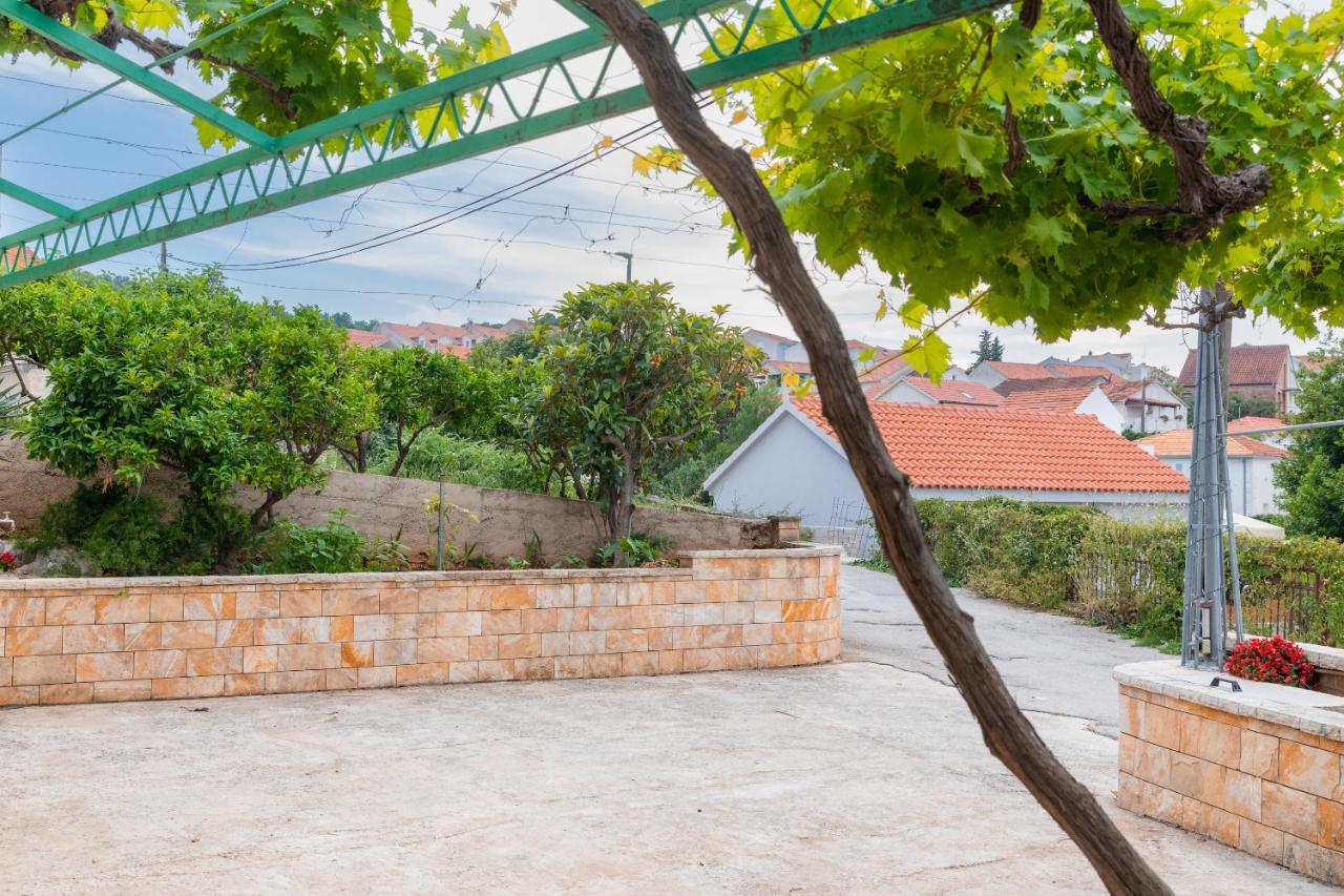 Bepa Apartment Supetar Luaran gambar