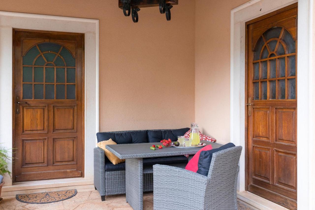 Bepa Apartment Supetar Luaran gambar